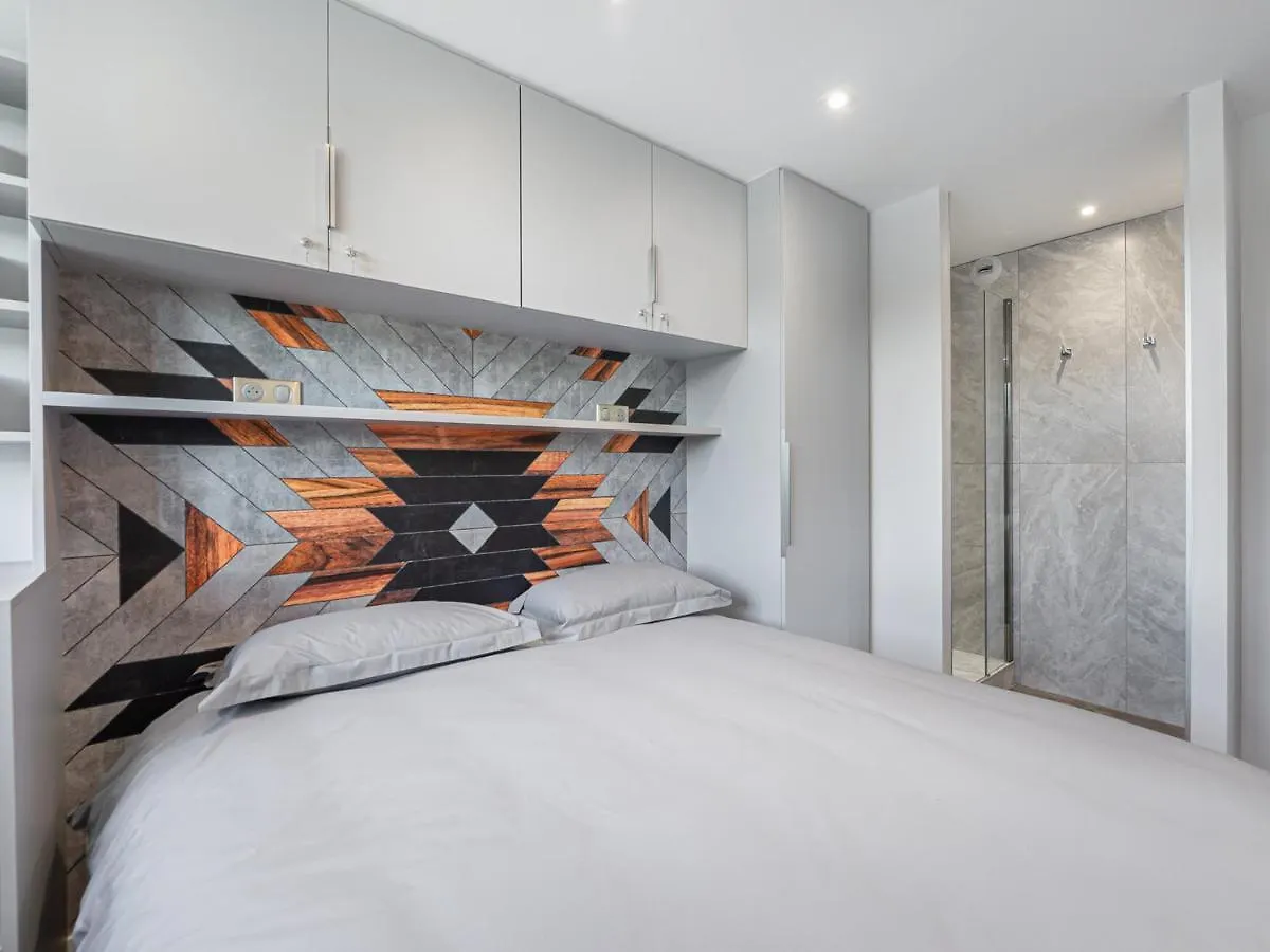Appartement Renove Avec Acces Direct Aux Pistes, 3 Chambres, Courchevel 1850 - Fr-1-564-75 0*,